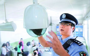 北京高考考试进入预警期 存试题用双层保险柜(图)