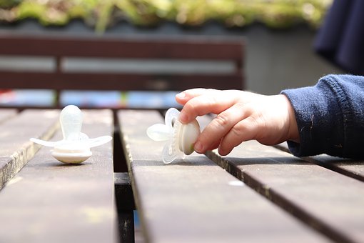为什么越来越多的人憎恨自己的父母呢?很现实很无奈的2个原因!