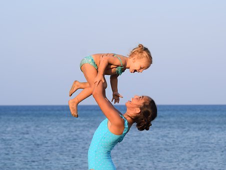 假设有人说“4是质数”,你可以直接怼回去...