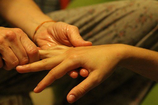 篇3：中考政治预测题解题策略与技巧