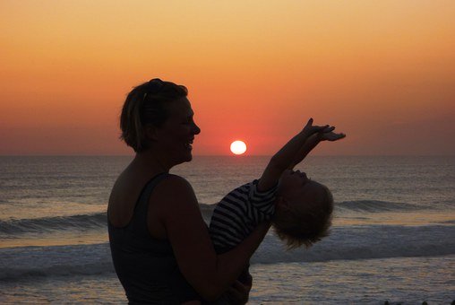 7. 找到孩子受伤的原因,给予帮助