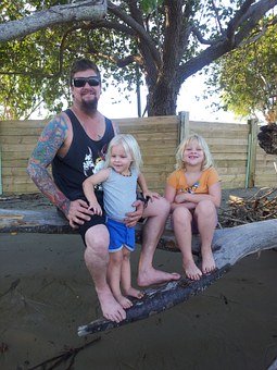 9.�Ķ���������Ʒ���˽��¼����ţ�������...