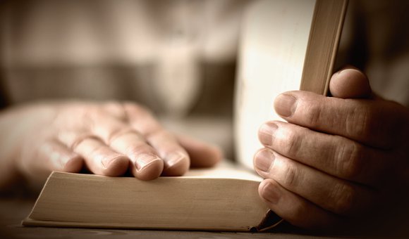 我当然不是把女班主任作为英雄人物来设定的...
