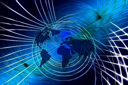 (1)侧面落墨,便见情趣。文章从家庭失谐...