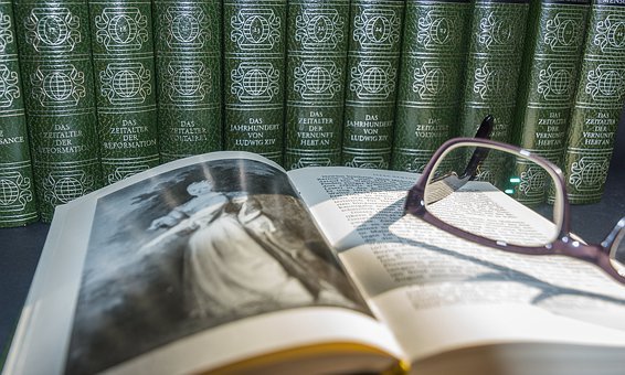 5.修饰关系,可译为“地”“着”或不译。如...