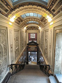 紫铭教育校长侯世军:SAT考试中如何使用批判性思维