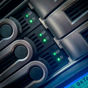 �����β������ж����ж��ַ������伸������...