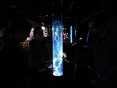 (看了眼钟)哎呀不知不觉唠了这么多,总之...