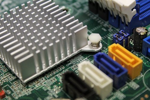 后祝洪雪将谭伯华介绍给周岩。同年11月,周...