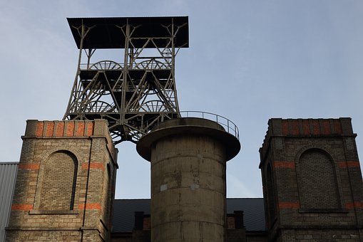 再次,我们要鼓励孩子的每一次成功,即使是...