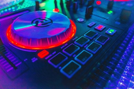 这就需要教师与学生、学生与学生之间形成平...