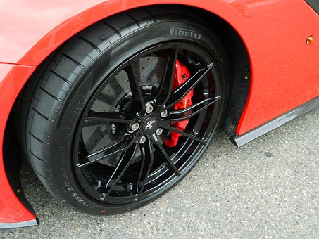 答案：由开头对昔盛今衰的悲慨，对外敌人侵...