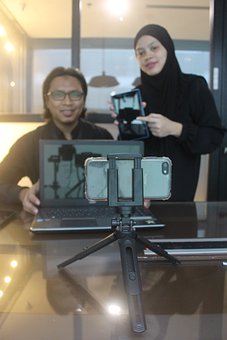 【答案】B 句意:谢谢大家上周的努力。如...