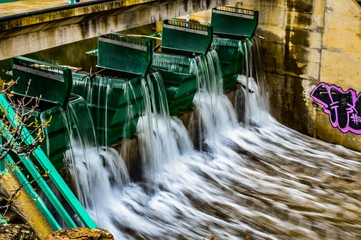 - 基础题：集中考查名著简洁基础内容的掌握...