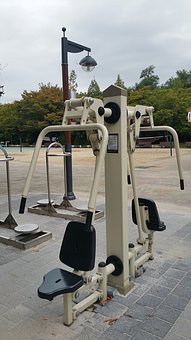 这一部分则需要学生具备一定的地理知识积累...