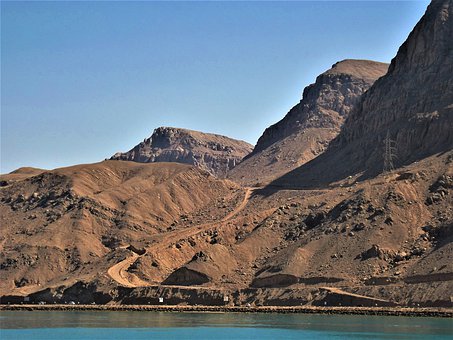 教子有方 :正能量的家庭可以养出内心强大的孩子