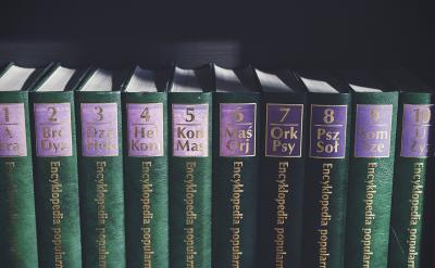 [3]何晓燕，陈小凤，李侠。大学文科学生物...