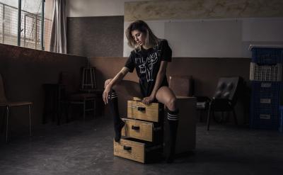 在教学方法上,我们应抛弃原先那种“一张嘴...