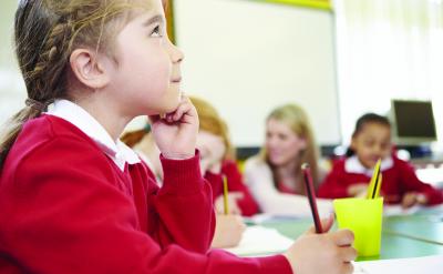 如:She can swim fast, but I can’t .