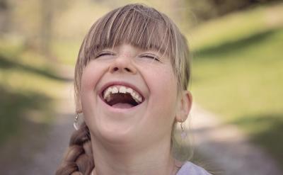 教师可根据当时当地的实际情况,充分开发和...