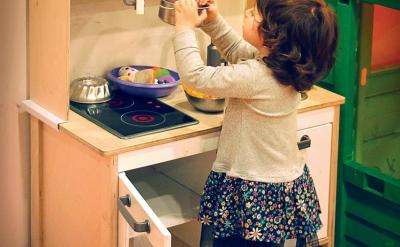 因笑谓迈曰：“汝识之乎？噌普撸周景王之无...