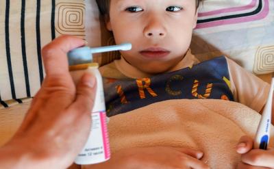 ③实践是检验认识正确与否的唯一标准。材料...