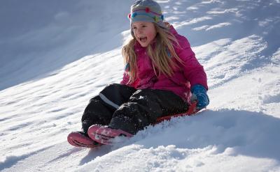 2、学习压力过大:家长可能会给孩子们设置...