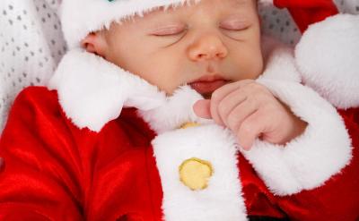 洞房昨夜停红烛,待晓堂前拜舅姑。