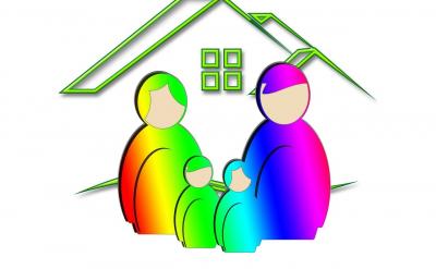 - 我们保持了很多年的通信联系。