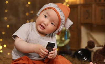 二者区别:叶绿体将光能转变成化学能储存在...