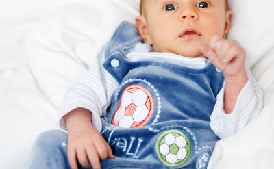 正确做法:每个孩子都有自己的成长曲线,在...