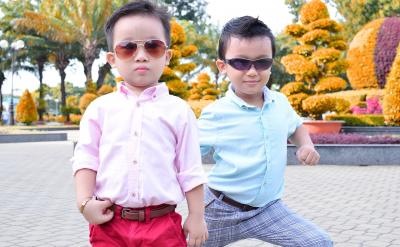 二是他记住了父母的说教,同时也失去了自己...