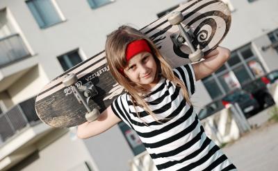 中国的古典文学,承载着铮铮铁骨的呐喊,绚...