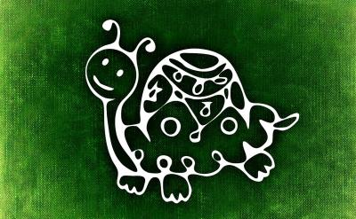 关注女孩子的心理健康，及时发现并帮助解决心理问题
