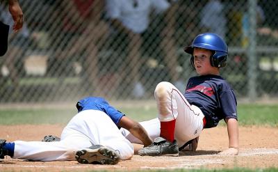 对于早恋者而言，早恋是一个既充满欢喜而充...