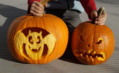 1).位置:放在疑问词之后