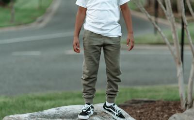 热爱教育、热爱学校,尽职尽责、教书育人,...