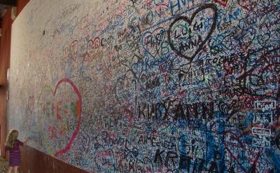 ●短文主要写了什么内容?(渗透“题目扩展...