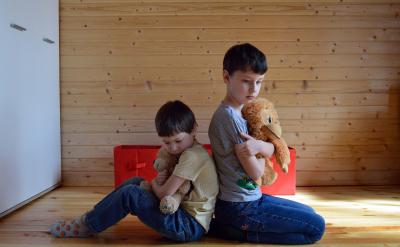 4、购置电脑电视录制设备,自已录制相关录...