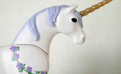 “lamp”和“light”虽然在某些场合下可以...