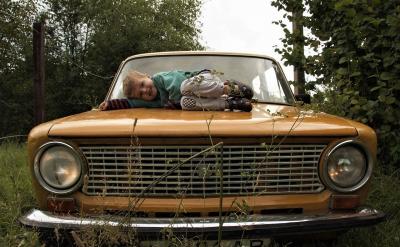 把课文中具有对比的部分找出来,记住这个对...