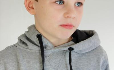 上海社科院青少年研究所的雷开春强调，孩子...