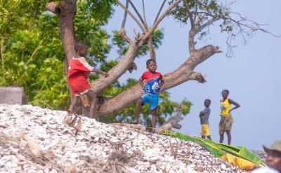 7.坐下来学习。在你前面有你需要的一切了,...