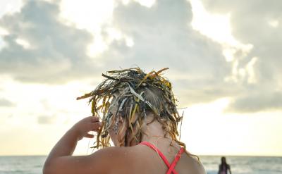 (2)公民依法行使批评、建议权,有利于国家...